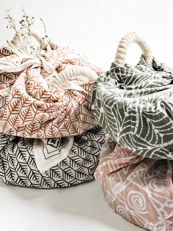 Bread Warmer & Basket Gift Set with Tea Towel - Vintage Flower - Image 7